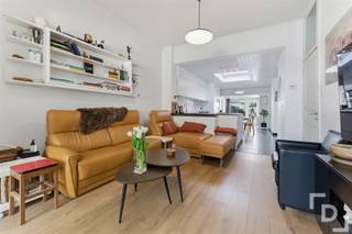 Deze aantrekkelijke en energiezuinige woning vinden we in de Zonnebeekseweg te Ieper, dicht van alle faciliteiten zoals winkels,...