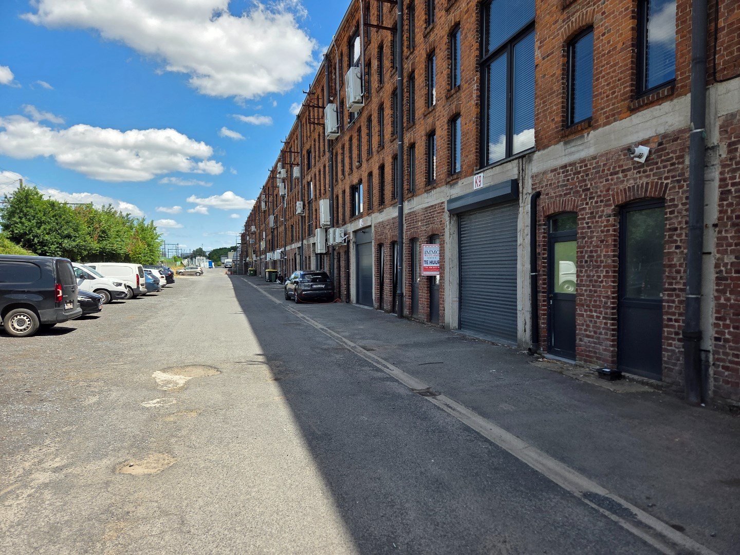 Magazijn van 220m² op commercieel centrum Pottelberg - foto 2