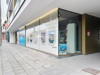 Springbok Travel verhuist!Afgewerkte handelsruimte van 68m² aan de rand van de stad, met een kwalitatieve afwerking en zeer goede visibiliteit...