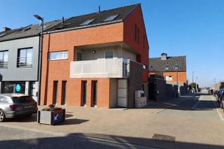 Gezellig appartement op de 1e verdieping in het centrum van Betekom Dit zeer goed onderhouden appartement combineert een knusse sfeer met een...