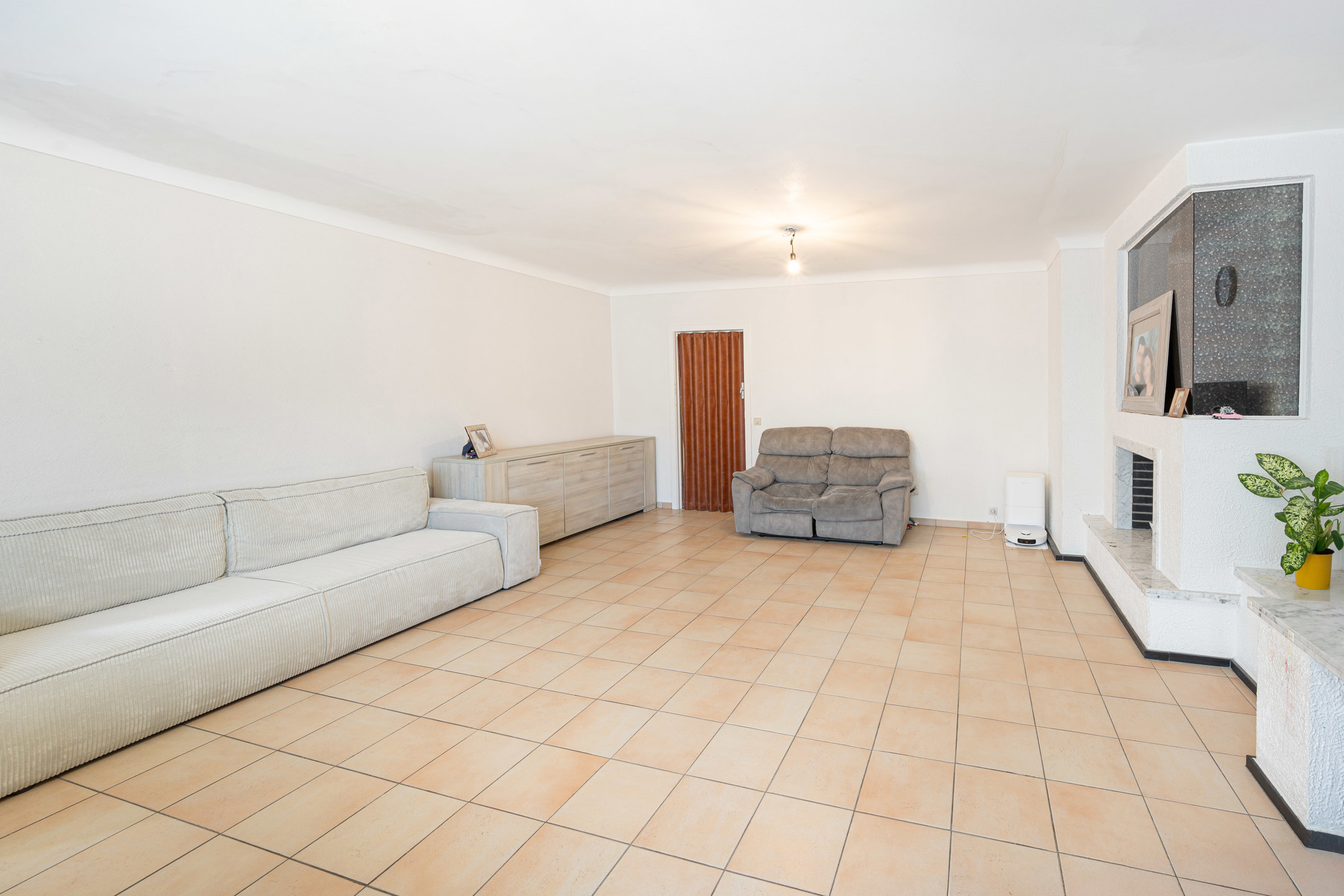 Ruim 2-slaapkamer appartement te huur - foto 2