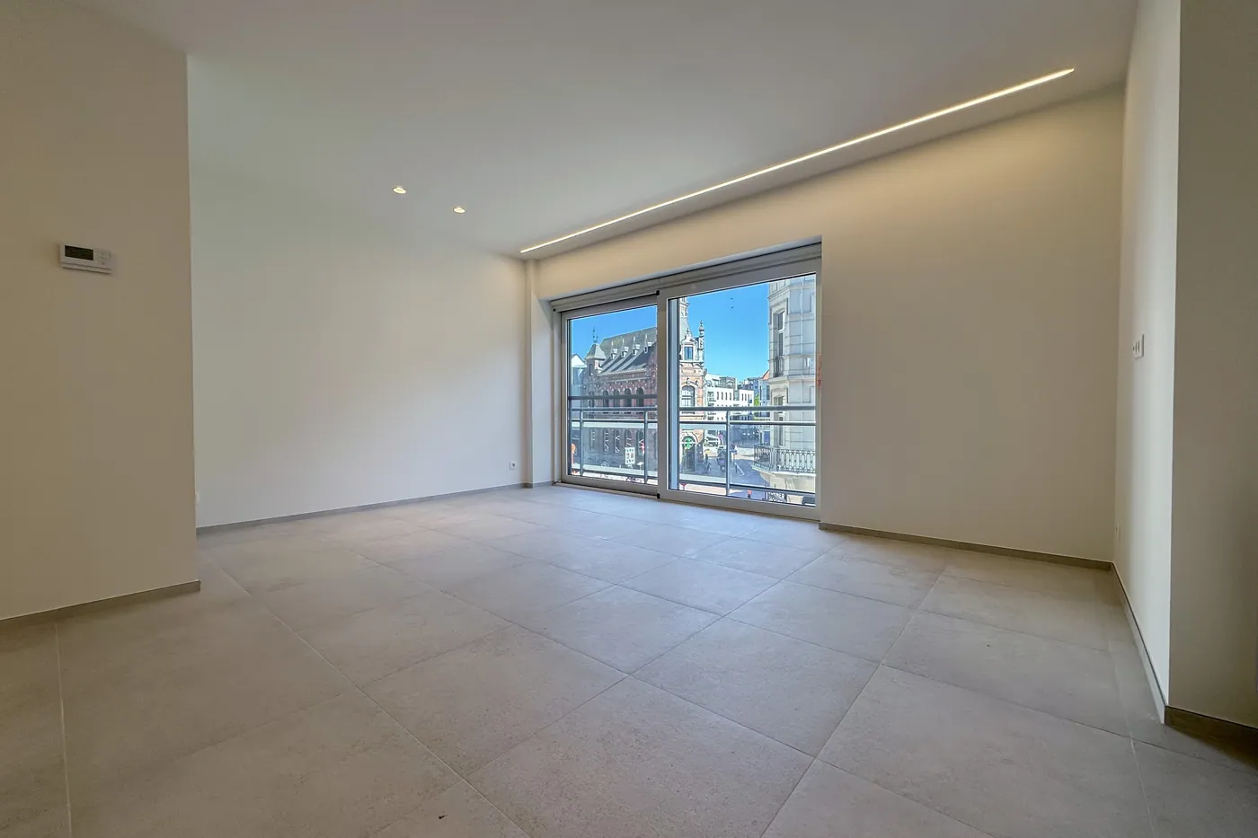 Ruim gerenoveerd appartement met terras en 3 slaapkamers - foto 3