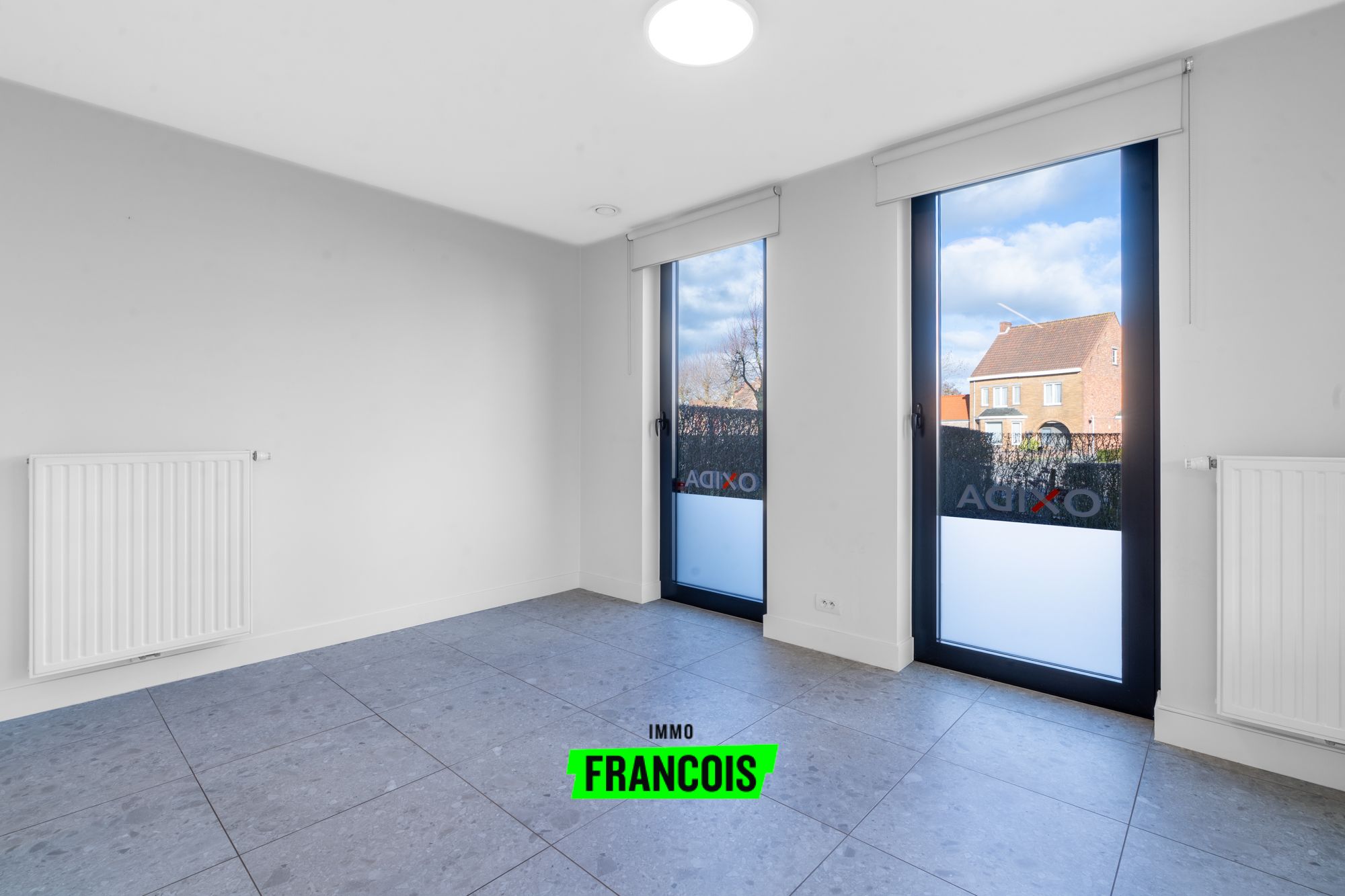 Recent gelijkvloersappartement met riante tuin in centrum Jabbeke (met mogelijkheid aankoop garage!) - foto 4