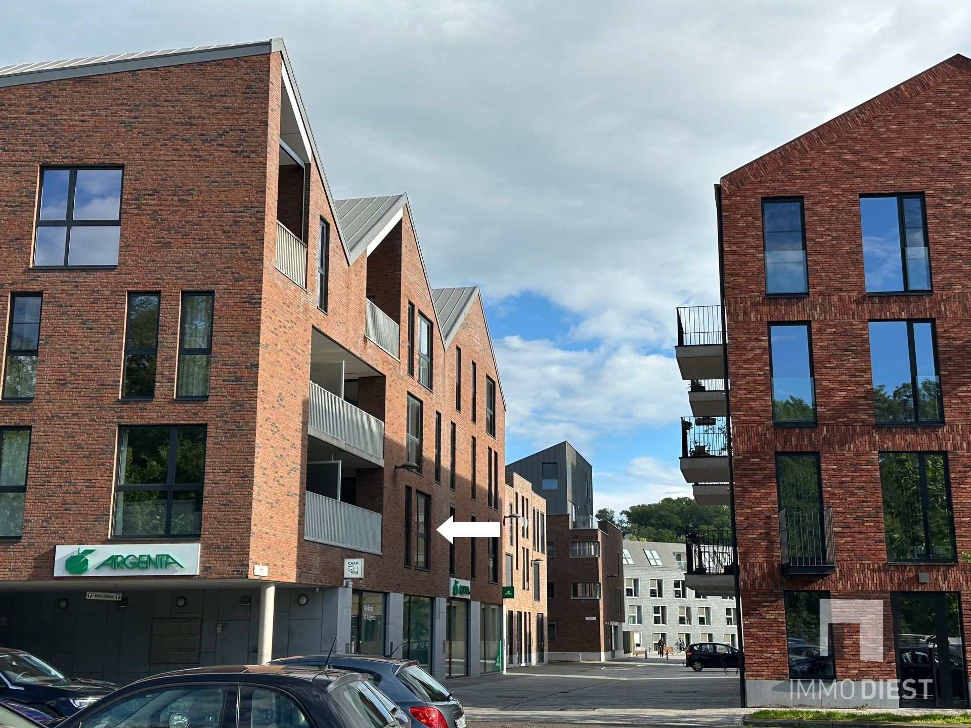 Appartement met 1 slaapkamer, parking en kelder - foto 1