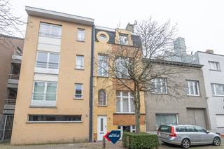 Deze charmante en instapklare burgerwoning te Oostende combineert een mooie authentieke gevel met een smaakvolle, hoogwaardige afwerking. In...