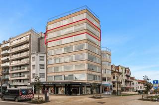 [[ DIT PAND NEEMT DEEL AAN DE ERA OPEN HUIZEN DAG OP 14/3 VAN 13:00 TOT 14:00 ]] De Panne: Ruim 3-slaapkamerappartement te koop in het centrum van De...