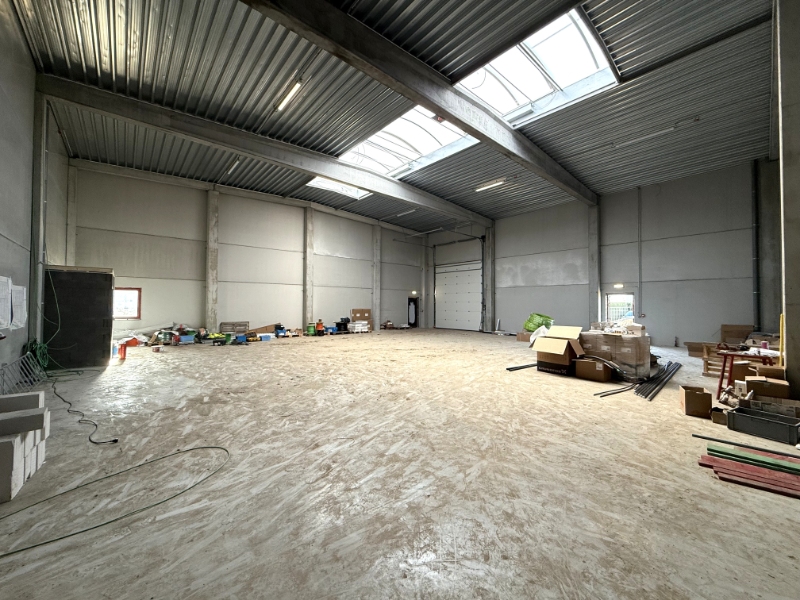Nieuwbouw KMO-unit 380 m² + 107 m² kantoor op topligging in Evergem - foto 5