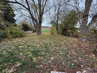 Nichée au cœur du paisible village de Noduwez, cette superbe propriété de caractère séduit dès les premiers instants par son atmosphère sereine et...