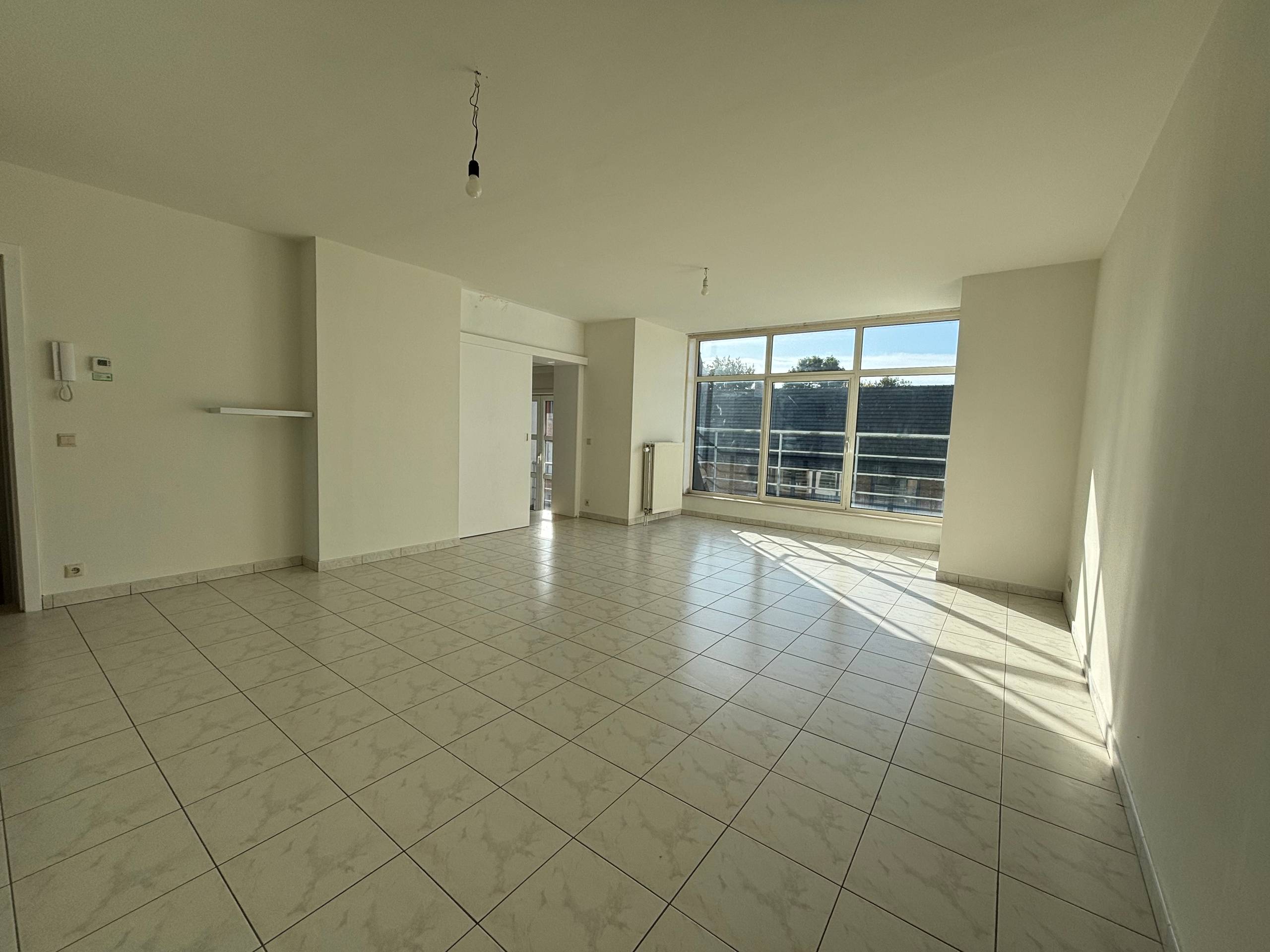 Ruim appartement (102 m²) met 2 slaapkamers en garage - foto 4