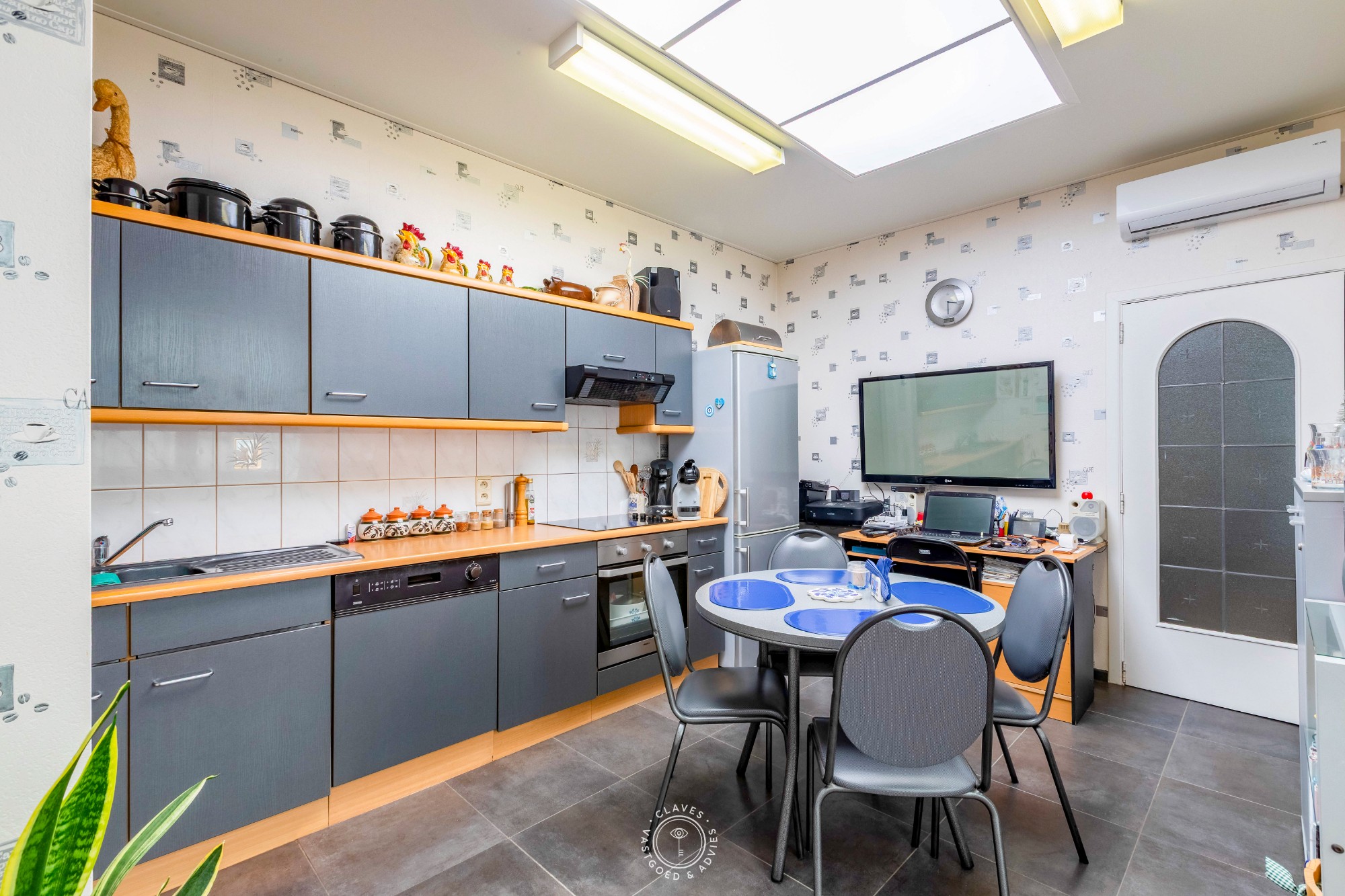 Opbrengsteigendom (ruime burgerwoning) bestaande uit 2 appartementen en garage - foto 5