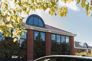 ANDERLECHT - Prachtige locatie in het Riverside Business Park in een unieke omgeving, op een steenworp afstand van de Ring en het openbaar...