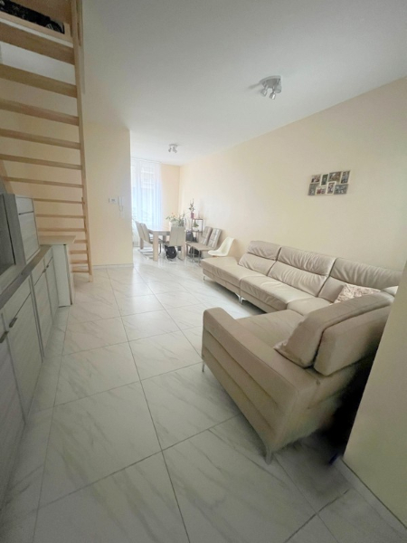 VRIJ RECENT GERENOVEERDE KNUSSE GEZINSWONING MET GROOT TERRAS - photo 4