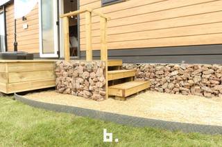 Nieuwe chalet (type Comfort) op topligging vlak aan zee te Wenduine met mooie living met aansluitend terras, open ingerichte keuken, gasten...