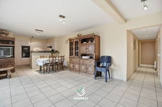 Dit gezellige gelijkvloerse 1-slaapkamerappartement is gelegen in de gegeerde Residentie Dunepanne, op de Dynastielaan 46.Het appartement beschikt...