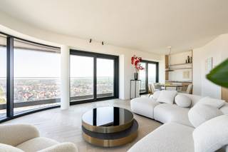 Ontdek één van de hoogstgelegen appartementen van Knokke-Heist, een absolute privacy biedt, samen met adembenemende panoramische zichten op de zee...