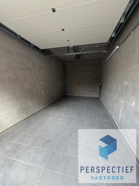 RUIME garagebox met automatische poort - foto 3