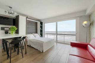 Vous recherchez un studio clé en main avec vue frontale sur mer, idéalement situé à Middelkerke ?Ce studio entièrement rénové se situe au cinquième...