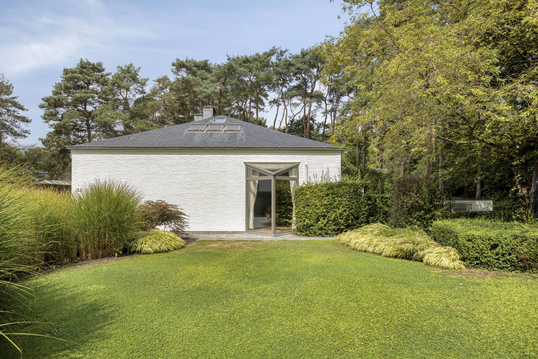 Ruime en lichtrijke woning op een prachtig perceel - foto 4