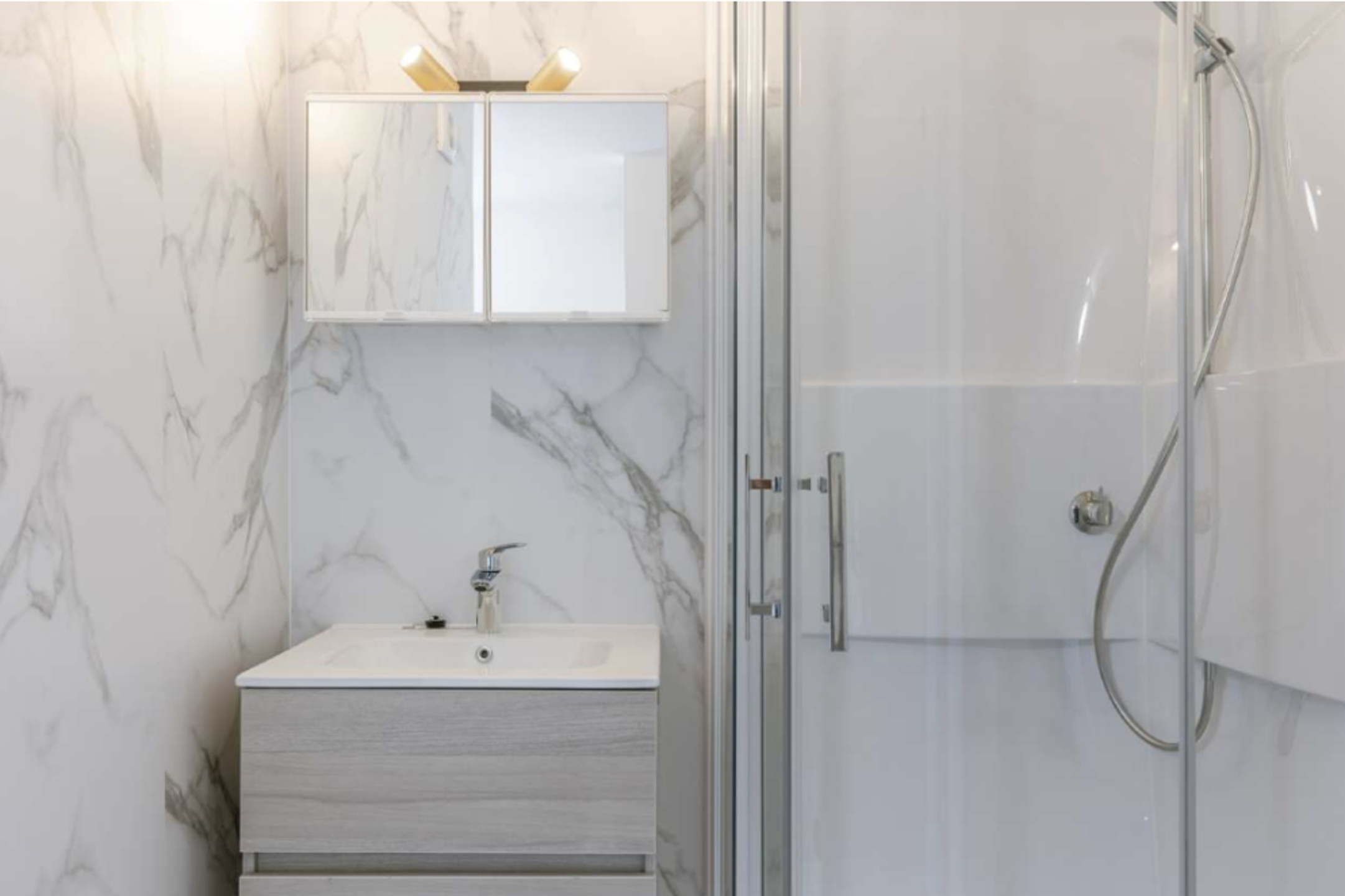 Gerenoveerd gebouw met vier verhuurde éénslaapkamer app!  - foto 5