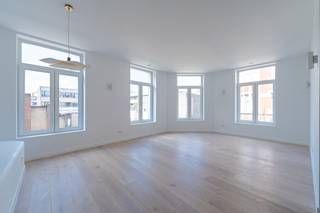 Informatie en bezoeken: 02 315 51 71Gelegen op 67 Rue Léon Théodor in Jette, op een steenworp afstand van het Place du Miroir, winkels en openbaar...