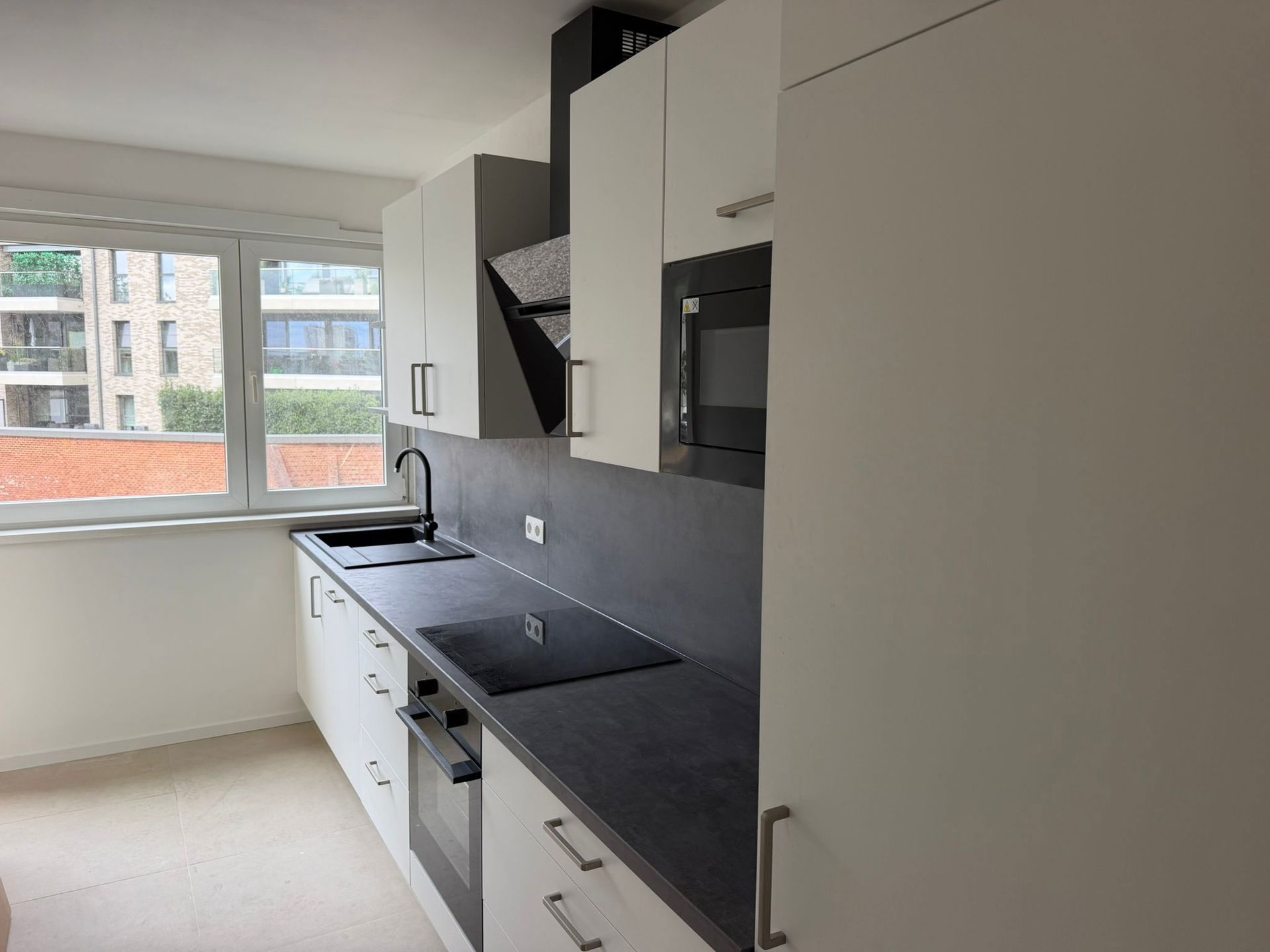 GENK te koop: gerenoveerd appartement met 2 slaapkamers - foto 4