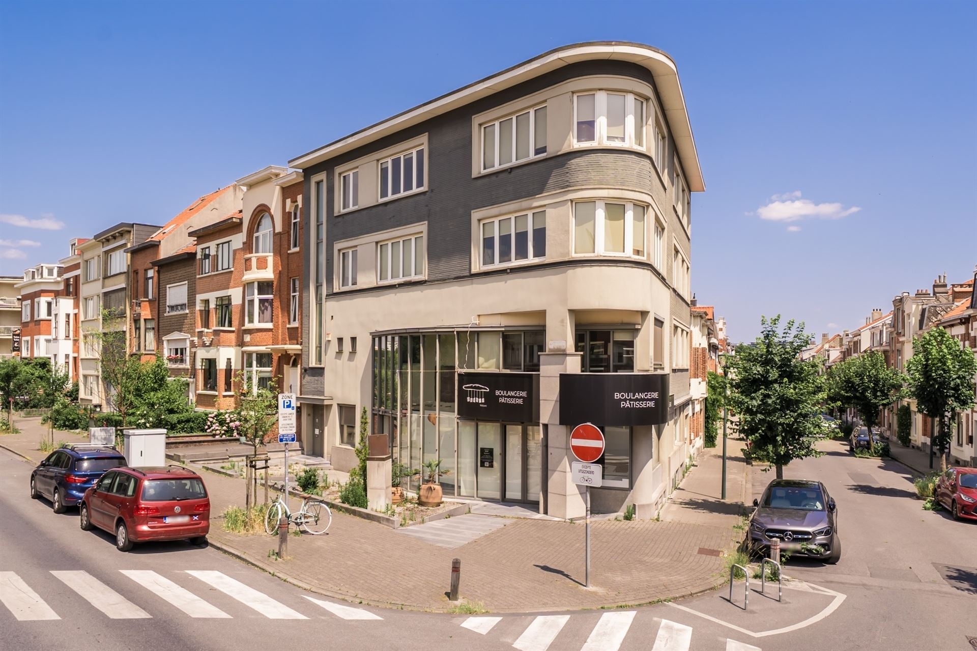 Opbrengsteigendom met Handelszaak en 3 appartementen - foto 3