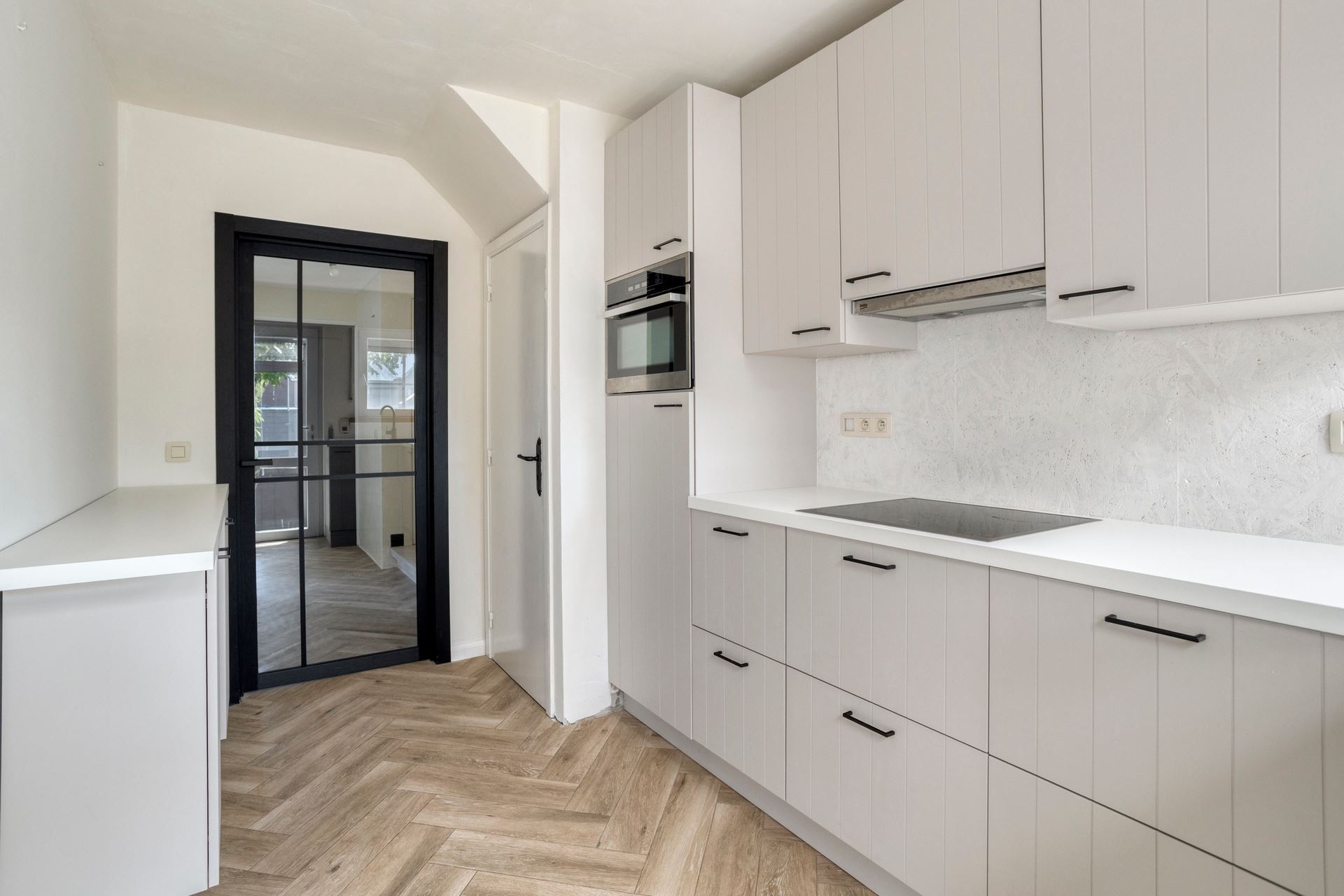 Verzorgde halfopen bebouwing met 3 slaapkamers, garage en tuin - foto 5