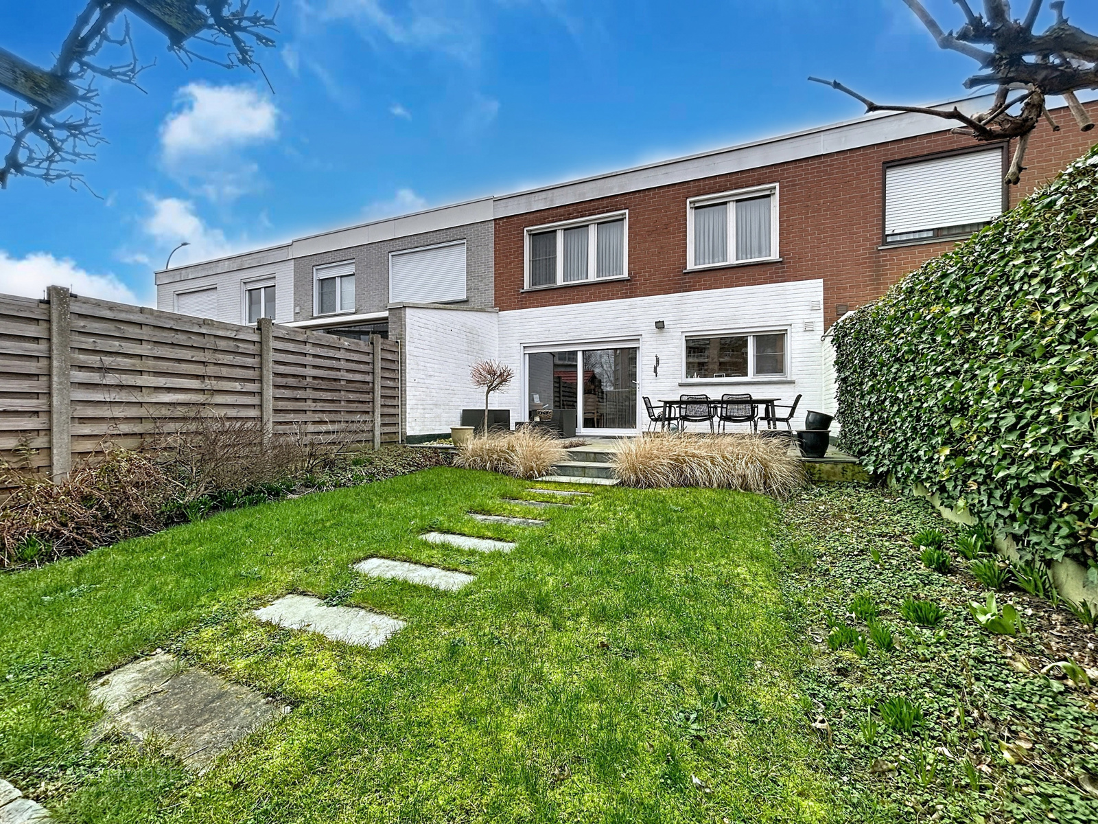 Instapklare woning met 3 slaapkamers, garage en tuin - foto 4