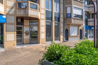 Deze commerciële ruimte aan Sint-Denisplaats biedt een uitstekende gelegenheid voor ondernemers die hun zaak willen vestigen in het hart van...