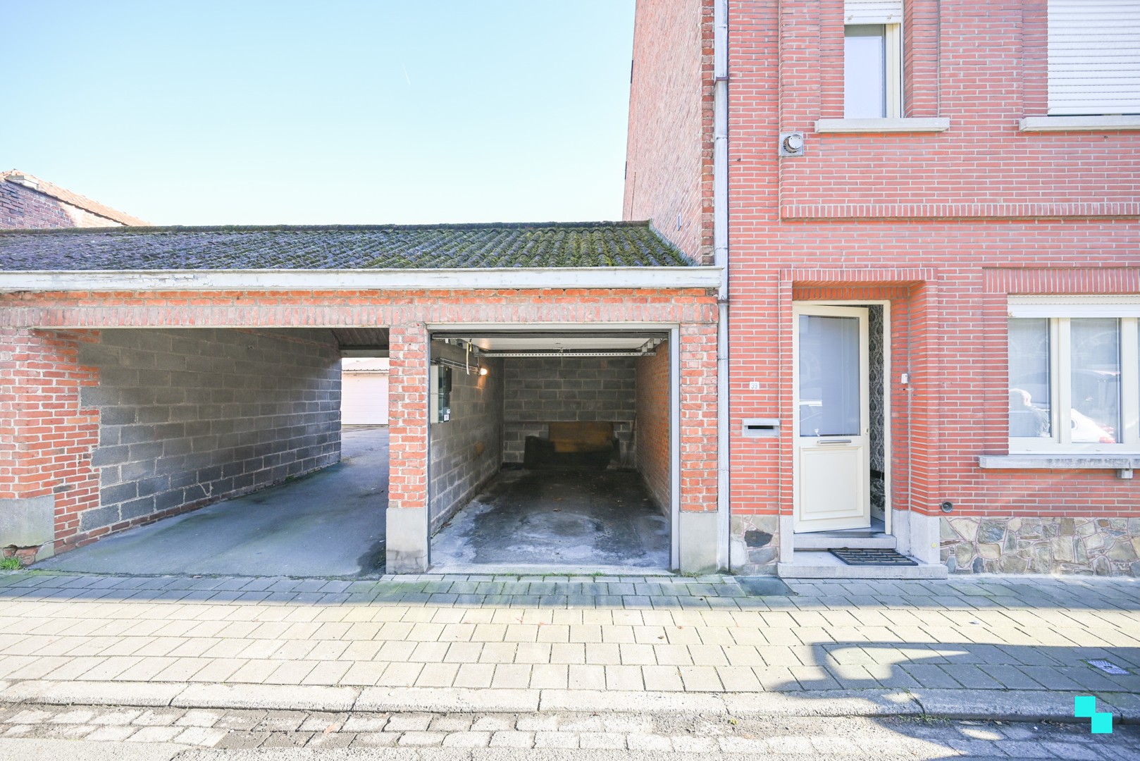 Garagebox (ca. 16m²) te centrum Izegem - photo 1