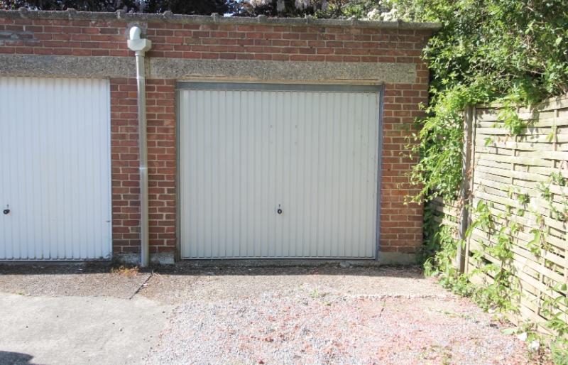 Ideale garage te koop in Sint-Amandsberg - Perfecte oplossing voor uw parkeermogelijkheden! - foto 4