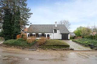 Te koop: ruime open bebouwing in Grimbergen, gelegen in de Zilvermeeuwlaan op een unieke locatie nabij bos, park en belangrijke invalswegen.Deze...