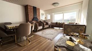 KLEINSCHALIG APPARTEMENTSGEBOUW IDEAAL VOOR VERHUUR Stevig gebouwd voorziet dit gebouw in 2 appartementen met mooie afmetingen en heel veel...