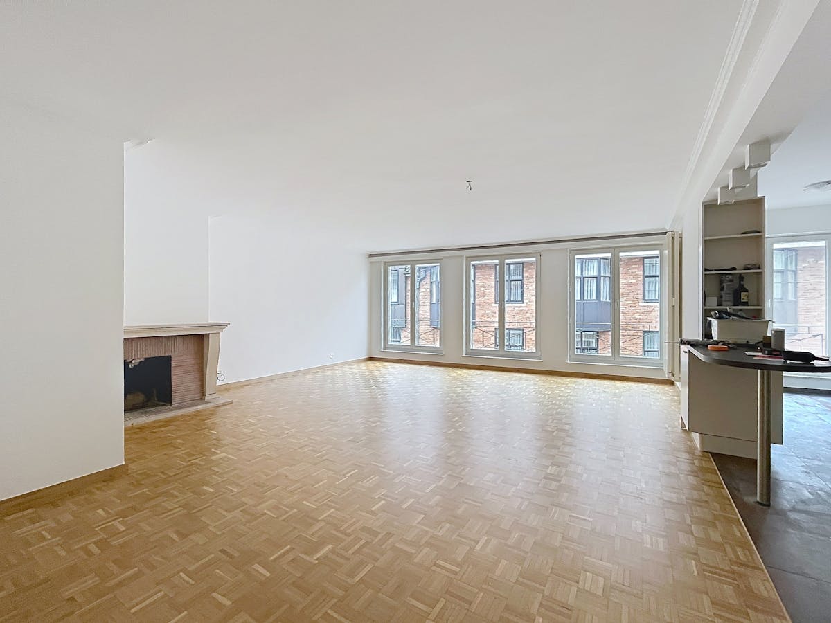 Ruim 2-slaapkamerappartement te huur in het hartje van Brugge - foto 4