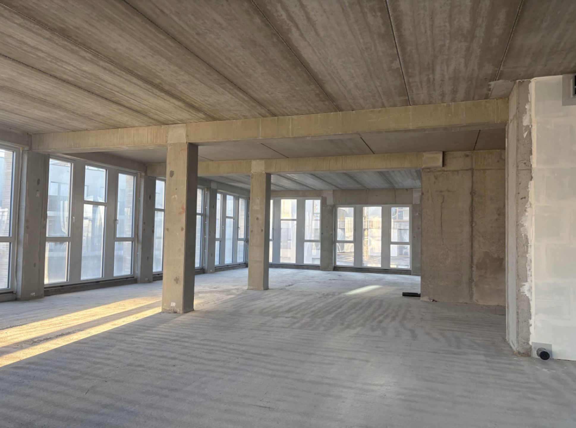 Nieuwbouw kantoren/polyvalente ruimten te Anderlecht - foto 2