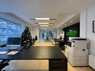 Bent u op zoek naar een uitstekend gelegen handelspand om uw onderneming te vestigen? Deze eigendom in het hart van Izegem biedt talloze...