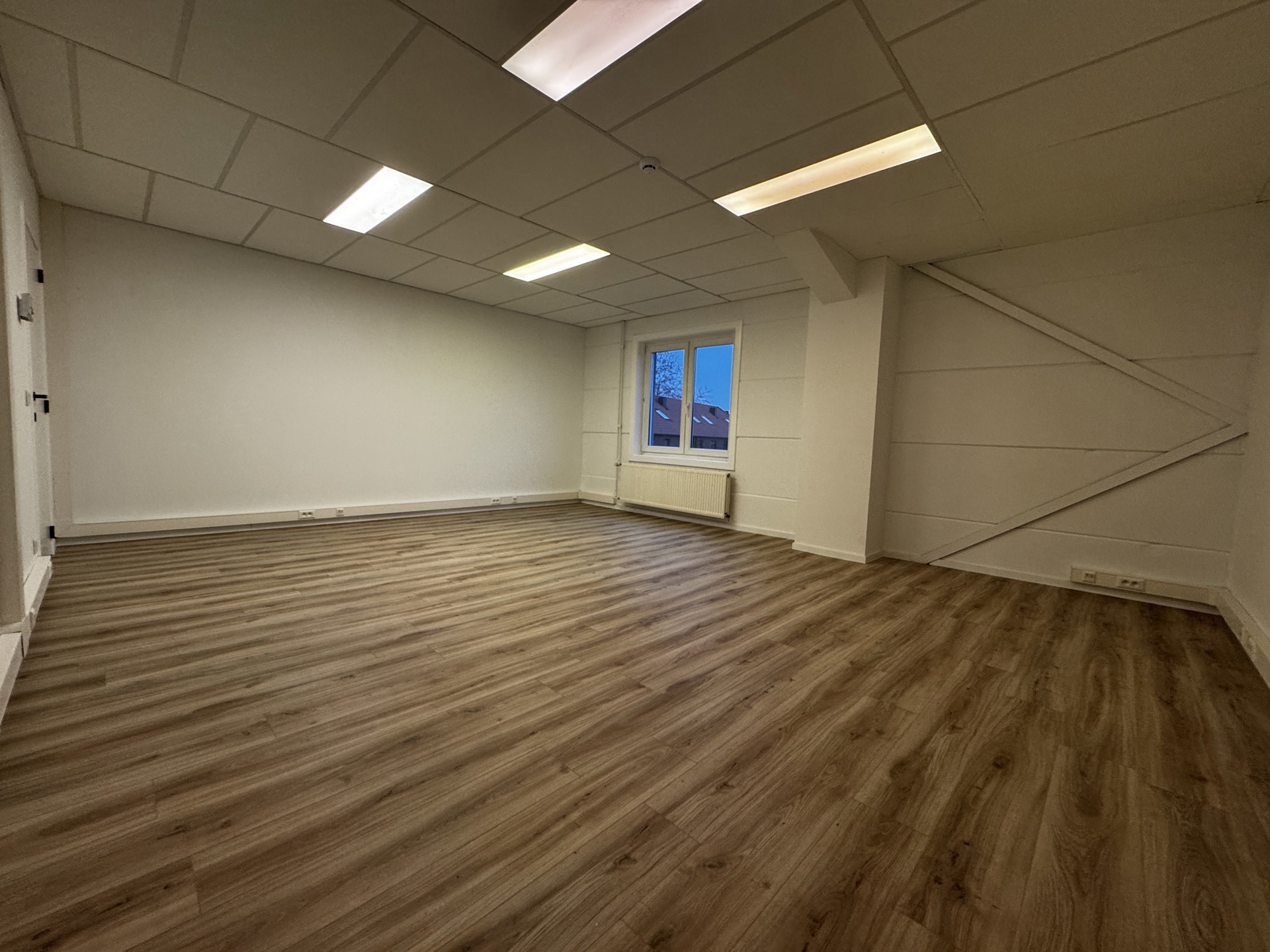 Kantoorruimte met 4 individuele kantoren en keuken 281m² - foto 5