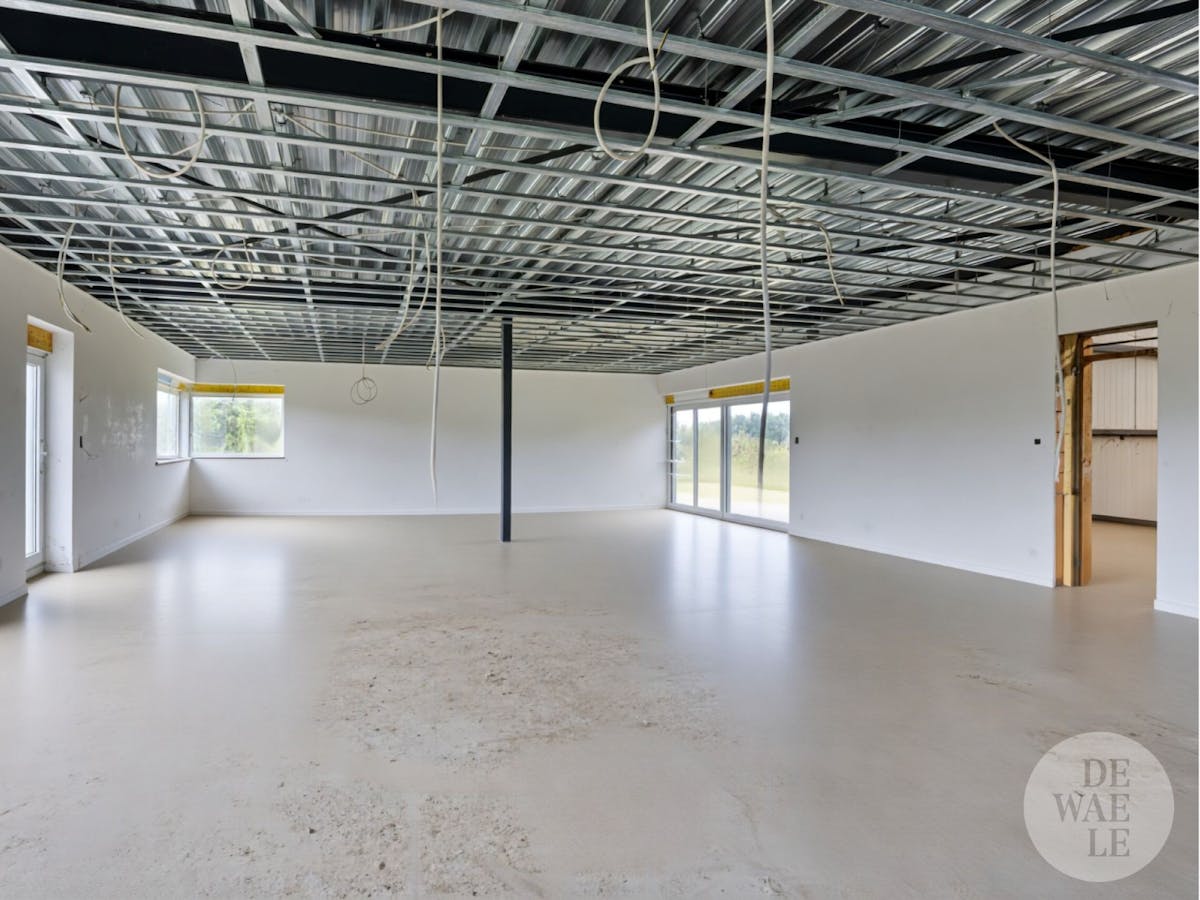 Unique Combination: warehouse with a shell house at Europark. - photo 4