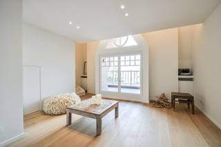 Appartement 3 ch.à c. en DUPLEX, contemporain, rénové, extrêmement bien situé dans la pittoresque Duinbergen, à quelques pas du Minigolf et de...