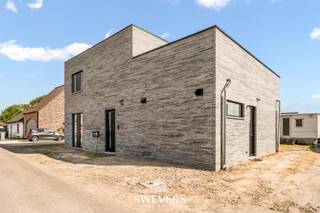 Voor meer info en foto’s, surf naar www.swevers.be – In een rustige en groene buurt van Herk-de-Stad ligt deze instapklare open bebouwing aan...