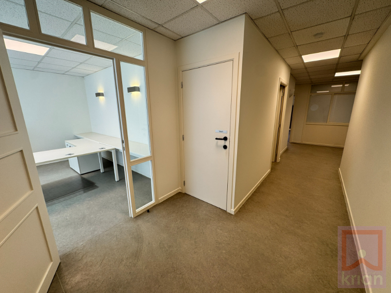 Handelsruimte ±170m² te huur in centrum Geel! - foto 3