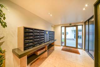 Dit instapklare appartement is gelegen in Residentie Deauville, onderdeel van een prachtig vakantiedomein met gemeenschappelijk zwembad! Door...