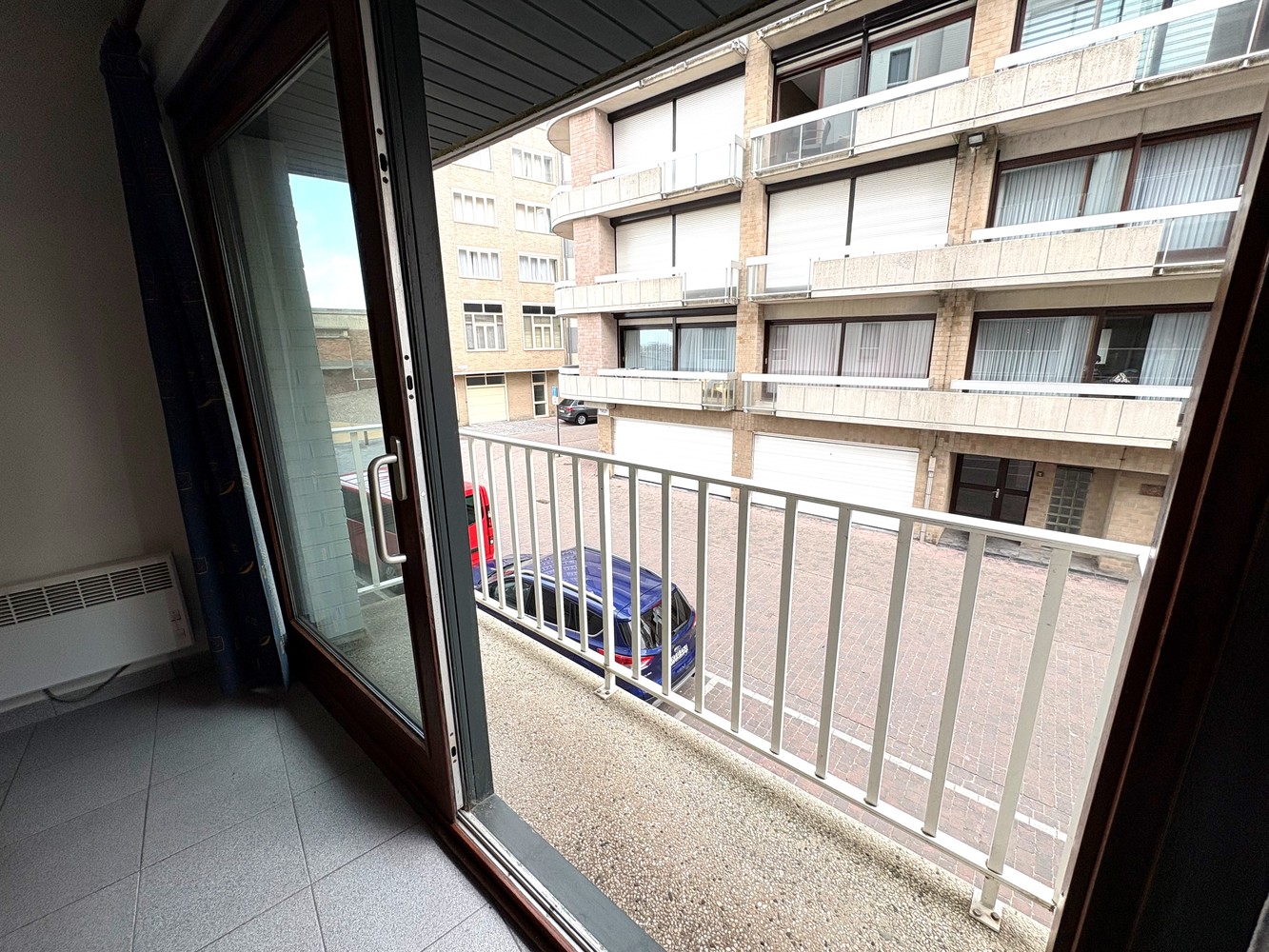 Ruim 2-slaapkamer appartement met 2 terrassen nabij de Zeedijk ! - foto 5