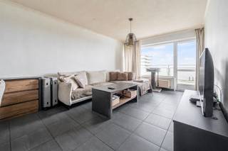 Dit verzorgde appartement met 2 slaapkamers is een interessante opportuniteit voor zowel eigen bewoning als investering. Met een EPC-label B en een asbestveilige toestand zijn er op energetisch en technisch vlak alvast mooie troeven aanwezig. Ook de ligging is een grote troef: vlakbij de E17 en verschillende belangrijke invalswegen, terwijl het centrum van Sint-Niklaas op fietsafstand ligt. Winkels, horeca, openbaar vervoer en andere voorzieningen bevinden zich eveneens in de nabije omgeving. Een ideale combinatie van locatie, energiezuinigheid en investeringspotentieel!