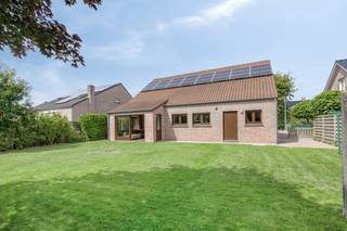 Deze ruime open bebouwing, gelegen in een rustige straat, is gelegen op wandelafstand van de Markt van Kasterlee. Deze woning werd reeds...