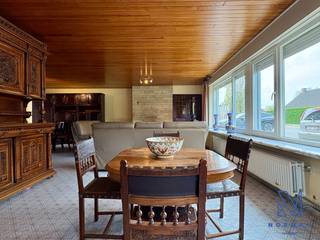 Grote hoekwoning te koop in de Bosmolens te Izegem met 3 slaapkamers, ruime tuin en een zolder met veel mogelijkheden.Deze ruime hoekwoning is...