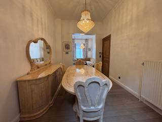 <span><strong>**Bemeubeld appartement in hartje Leuven**</strong></span><br /><br />Dit bemeubeld appartement kan je terug vinden in de Pieter Coutereelstraat, net om de hoek van de Brouwersstraat en het Bruul Park. Het appartement bevindt zich in een rustige <strong>éérichtingsstraat</strong>, dit brengt dus de perfecte mix van het bruisende stadsleven en rustig wonen samen. <br /><br />Het appartement ligt op de <strong>gelijkvloerse verdieping</strong> en is volledig <strong>gemeubeld</strong>. Het beschikt over een ruime leefruimte met eetgedeelte, een volledig geïnstalleerde keuken en badkamer, twee slaapkamers en tot slot een ruime tuin met overdekt terras.<br /><br /><span><strong>Meer informatie of een bezichtiging ter plaatse? Aarzel niet en contacteer ons via 016 229 228 of via verhuur@connect-immo.be</strong></span><br /><br />Huurprijs: €1.395 + nutsvoorzieningen<br />Onmiddellijk beschikbaar<br />EPC label D - 3781977