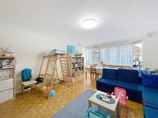 FOREST – In the Altitude Cent neighbourhood, between the square and Duden Park, on a residential street, close to transport links and shops,...