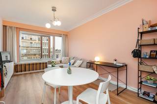 Ontdek deze instapklare studio aan Belgiëlei 94, gelegen in Antwerpen. Dankzij de centrale ligging, de vlotte bereikbaarheid en de nabijheid van winkels, horeca en openbaar vervoer is dit de perfecte uitvalsbasis voor studenten, expats, starters of investeerders.<br /><br />Indeling:<br />• Inkomhal met ingemaakte kast<br />• Badkamer met toilet<br />• Lichtrijke leefruimte<br />• Praktische keuken met afzuiging en inductiekookplaat<br /><br />Bijzonderheden:<br />• Gerenoveerd in 2019<br />• Zeer interessante investeringsopportuniteit (studenten / expats / starters)<br />• Gebouw voorzien van personenlift<br />• Efficiënte en praktische indeling<br />• Gelegen op wandelafstand van Berchem station Centraal Station, Meir en Zurenborg<br /><br /><br /><br />Mis deze kans niet! Plan snel je bezoek en ontdek deze ruime woning zelf.<br />0496980710<br />kjento.van.hoydonck@albert.immo<br />www.albert.immo