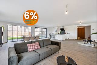 <p>Enkel in de maand mei 6% KORTING op de constructie (= een korting van 21.144€) en u kan de woning ook aankopen aan 6% btw (ipv 21%) indien dit uw enige eigenste woning wordt.<br />KORTING VAN 21.144€ nog in mindering te brengen van de constructie.<br /><br />Deze energiezuinig woning is gebouwd volgens de strenge bouwvoorschriften: <br />Zonnepanelen, warmtepomp, HR-dubbel glas in aluminium profielen, vloer-spouw- en dakisolatie.<br />EPC-attest: 34 kWh, waardoor u de eerste 5 jaar GEEN onroerende voorheffing betaald!<br /><br />TROEVEN:<br />- 22 cm dakisolatie, 14 cm muurisolatie en 17 cm isolerende chape<br />- 100% instapklaar: de woning is al volledig geschilderd in het wit<br />- De tuin is al volledig aangelegd: terras, gras en omheining<br />- Grote zolder van 42 m²<br /><br />INDELING: <br />Ruime inkomhal, gastentoilet met lavabo, een lichtrijke riante leefruimte met toegang tot het terras en de aangelegde tuin, een open keuken met kookeiland, een praktische berging/wasplaats. Boven tellen we 4 volwaardige slaapkamers, waarvan een masterbedroom met ruimte voor dressing, een ruime badkamer met ligbad en inloopdouche, een apart toilet en tenslotte nog een zeer grote zolder.<br /><br />Via een poortje in de tuin hebt u rechtstreeks toegang naar uw garage.<br />Verplichte aankoop garagebox van €21.000 excl. kosten.<br /><br />De verkoopprijs is opgesplitst in:<br />- De constructie: €352.400 (min 6% KORTING + 6% btw, indien u aan de voorwaarden voldoet)<br />- De grond: €90.685 +12% registratie.<br /><br /><br />Wenst u meer info of een bezoek, bel Roxanne op 0496 85 09 62</p>